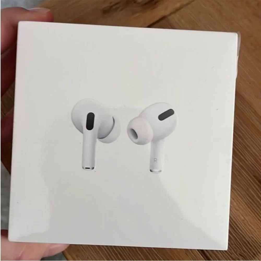Apple AirPod pro nwt